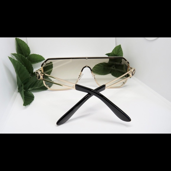 Oversized Sunglasses - Picture 11 of 15